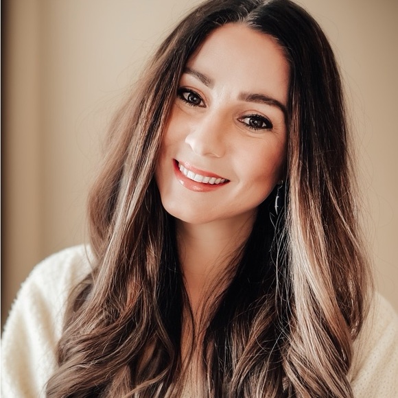 Meet your Posher, Jamie & Marianna - Picture 3 of 8